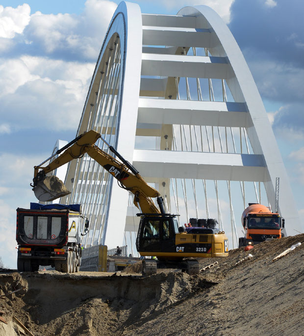Возови на Жежељу до априла